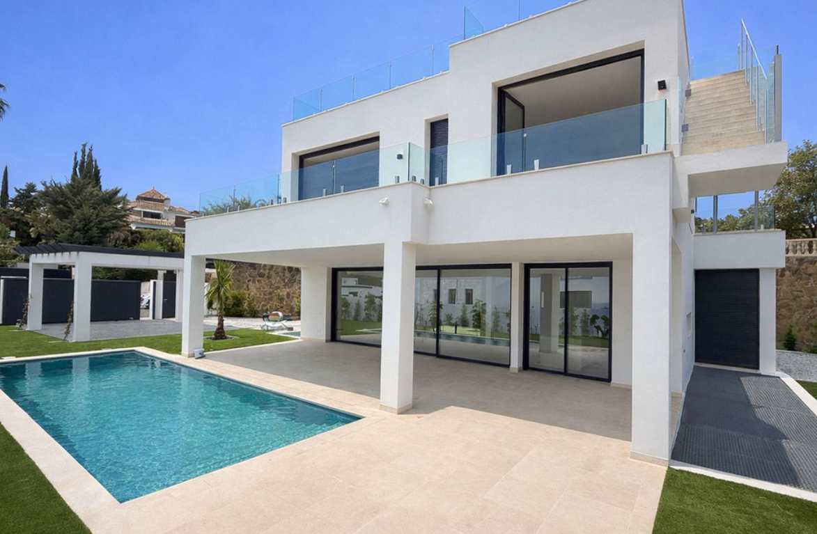Modern luxury villa exterior 2